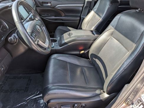 Used 2019 Toyota Highlander Limited image 5