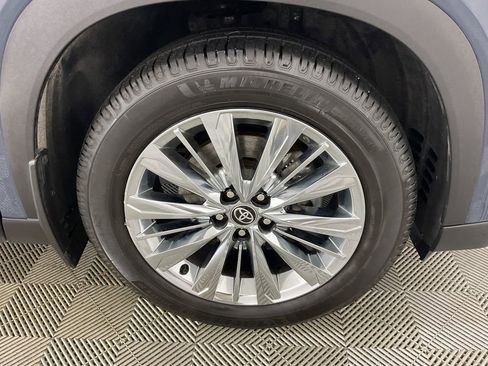 Used 2024 Toyota Grand Highlander Platinum image 11