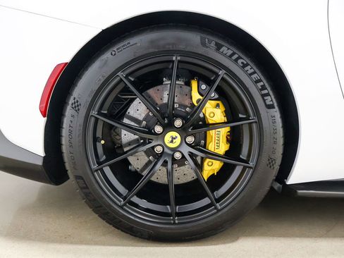 Used 2022 Ferrari 812 GTS RWD image 33