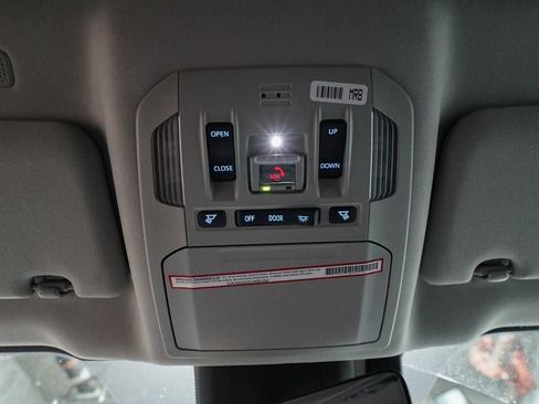 New 2026 Toyota Highlander XLE image 38