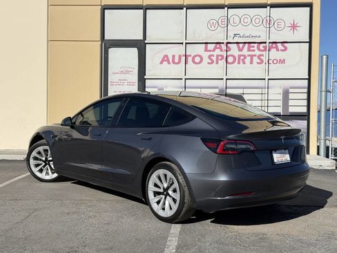 Used 2023 Tesla Model 3 Standard Range image 9