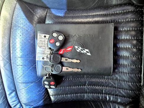 Used 2000 Chevrolet Corvette Coupe w/ Memory Pkg image 7