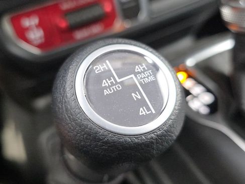 Used 2024 Jeep Wrangler Unlimited image 20