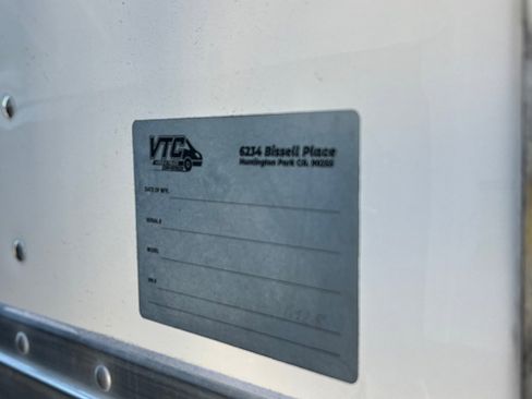 Used 2024 Isuzu NPR image 39