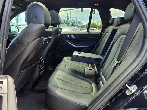 Used 2022 BMW X5 sDrive40i w/ M Sport Package RWD image 18