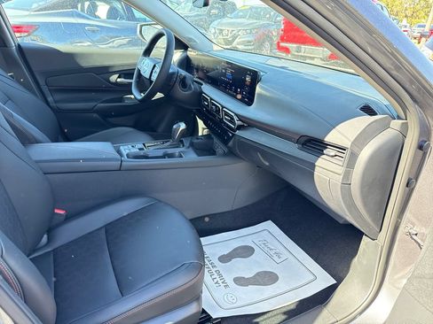 New 2026 Nissan Sentra SR w/ SR Premium Package FWD image 21