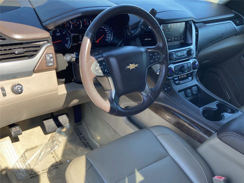 Used 2017 Chevrolet Tahoe LT w/ LT Signature Package image 12