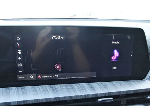 Used 2025 Kia Telluride EX w/ EX Captain's Chair Package FWD image 17