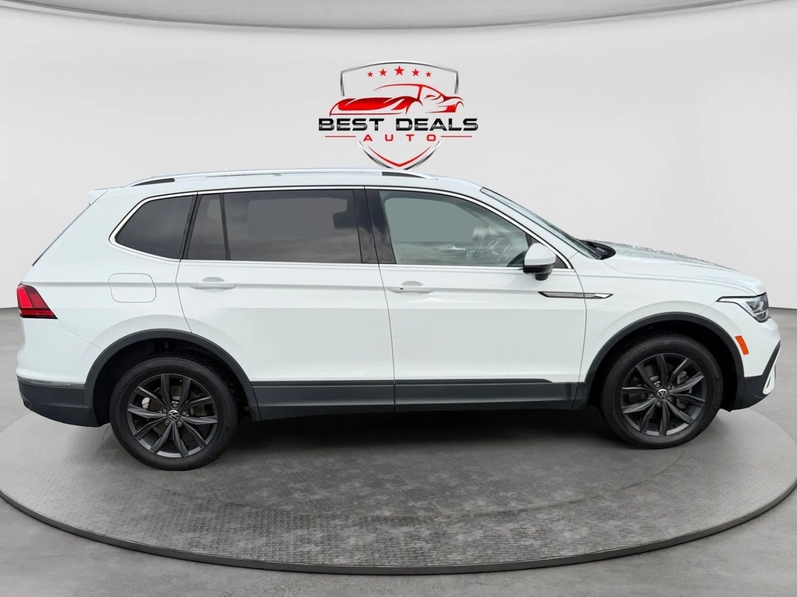 Used 2022 Volkswagen Tiguan SE AWD/4WD image 7