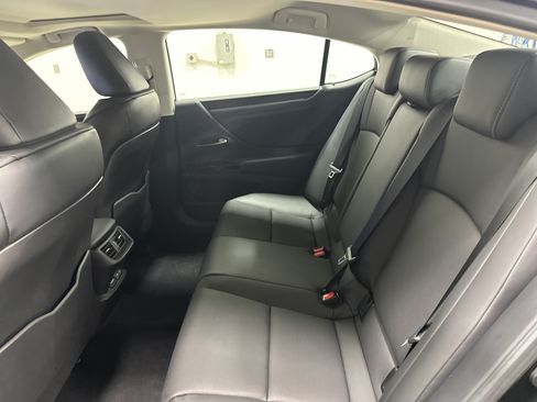 Certified 2025 Lexus ES 350 w/ Premium Package FWD image 32
