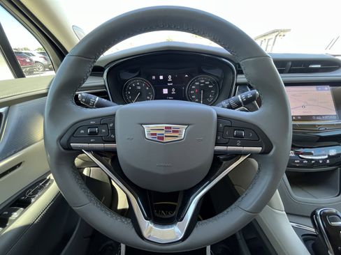 Used 2020 Cadillac XT6 Premium Luxury AWD/4WD image 30