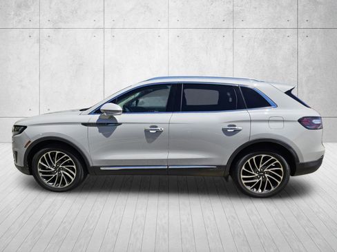 Used 2020 Lincoln Nautilus Reserve FWD image 8