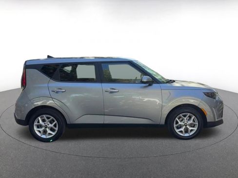 Used 2025 Kia Soul LX w/ LX Technology Package image 16