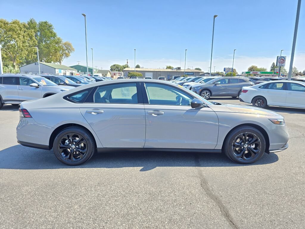 Used 2025 Honda Accord SE image 7