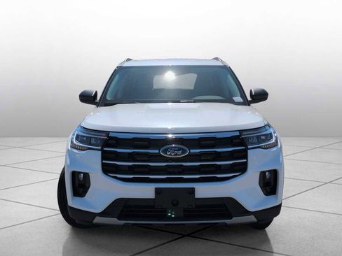 New 2026 Ford Explorer Active RWD image 3