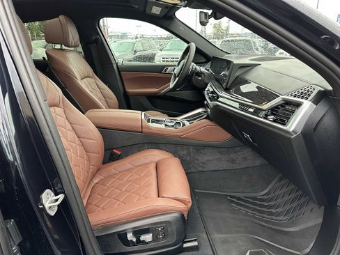 Used 2025 BMW X6 M60i image 10
