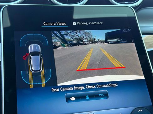 Used 2025 Mercedes-Benz GLC 300 image 41