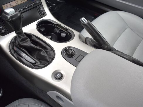 Used 2005 Chevrolet Corvette Coupe w/ Preferred Equipment Group RWD image 25