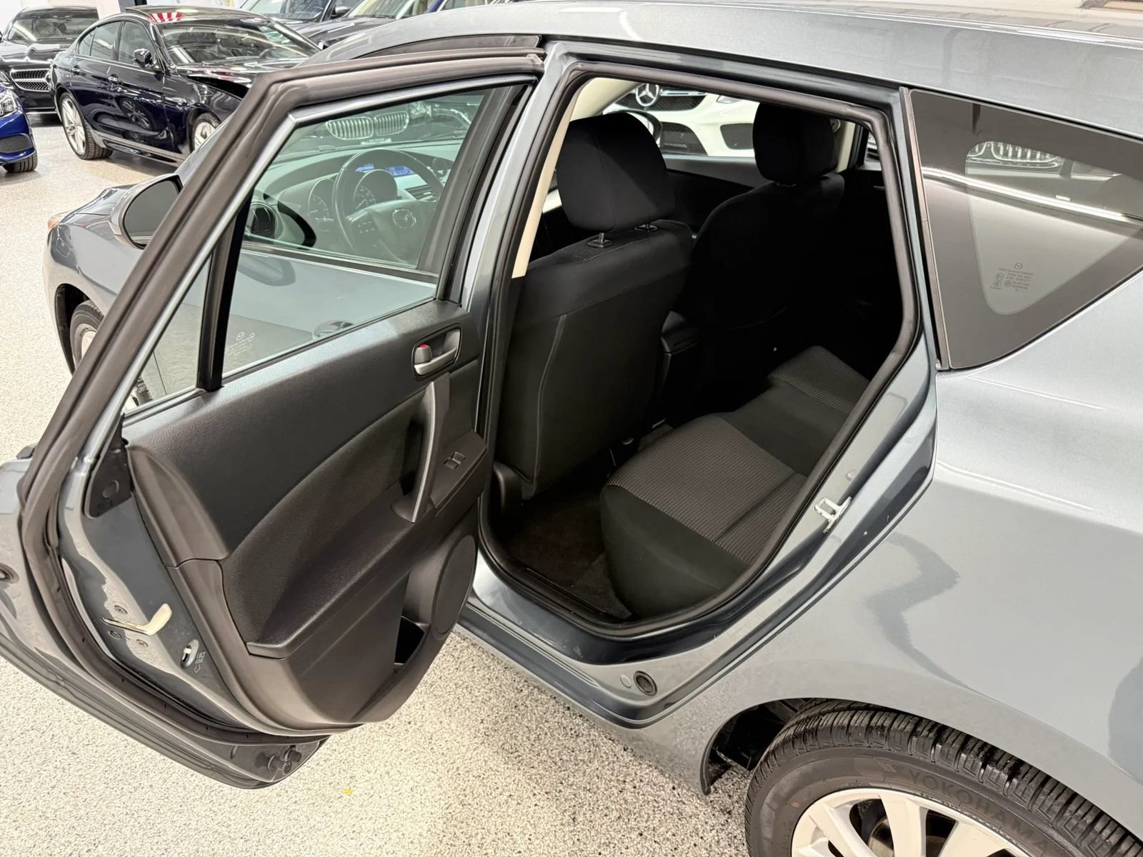 Used 2013 MAZDA MAZDA3 i Touring FWD image 34