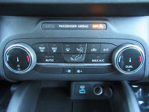 Used 2023 Ford Escape Active image 40