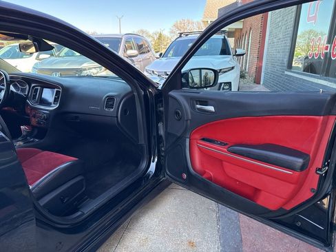 Used 2017 Dodge Charger R/T Scat Pack w/ Beats Audio Group image 43