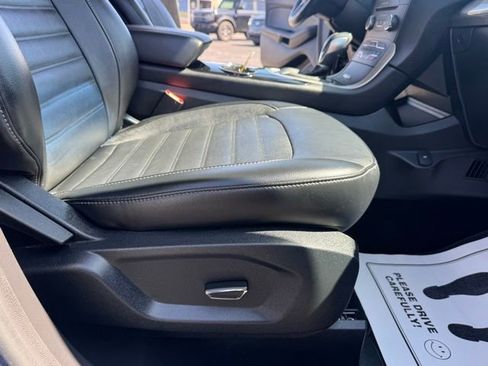 Used 2016 Ford Edge SEL w/ Equipment Group 201A AWD/4WD image 42