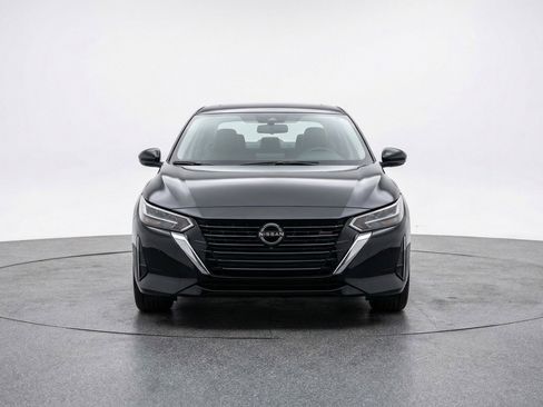 Used 2025 Nissan Sentra SV FWD image 2