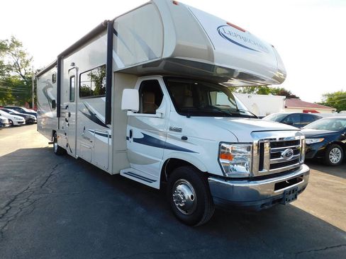 Used 2015 Ford E-450 and Econoline 450 Super Duty w/ Motorhome Prep Package RWD image 35