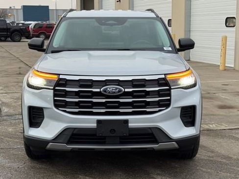 New 2026 Ford Explorer Active image 2