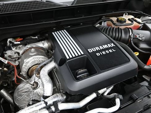 Used 2024 Chevrolet Silverado 1500 LT RWD image 15