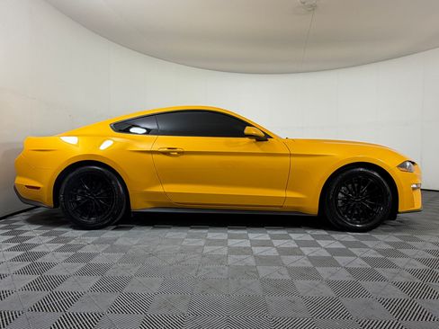 Used 2022 Ford Mustang Coupe RWD image 8