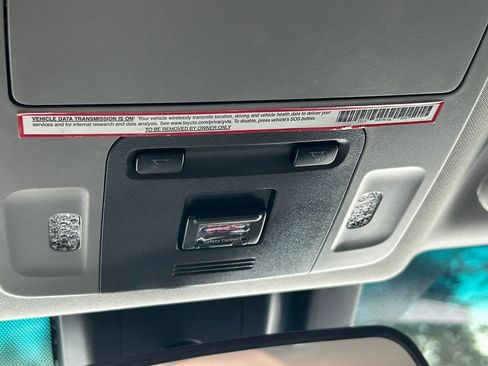 Used 2019 Toyota Camry SE FWD image 17