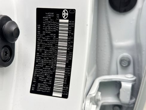 Used 2025 Toyota Corolla LE image 22