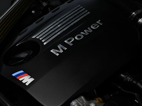 Used 2016 BMW M4 Coupe w/ Executive Package RWD image 18