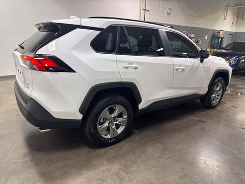 Used 2025 Toyota RAV4 LE AWD/4WD image 3