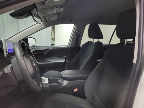 Used 2023 Toyota RAV4 LE AWD/4WD image 15