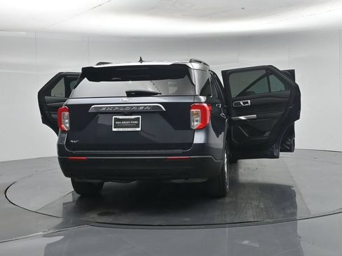 Used 2023 Ford Explorer XLT RWD image 32