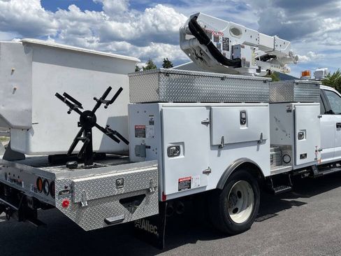Used 2017 Ford F550 4x4 SuperCab Super Duty image 5