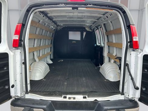 Used 2024 GMC Savana 2500 w/ Driver Convenience Package RWD image 12