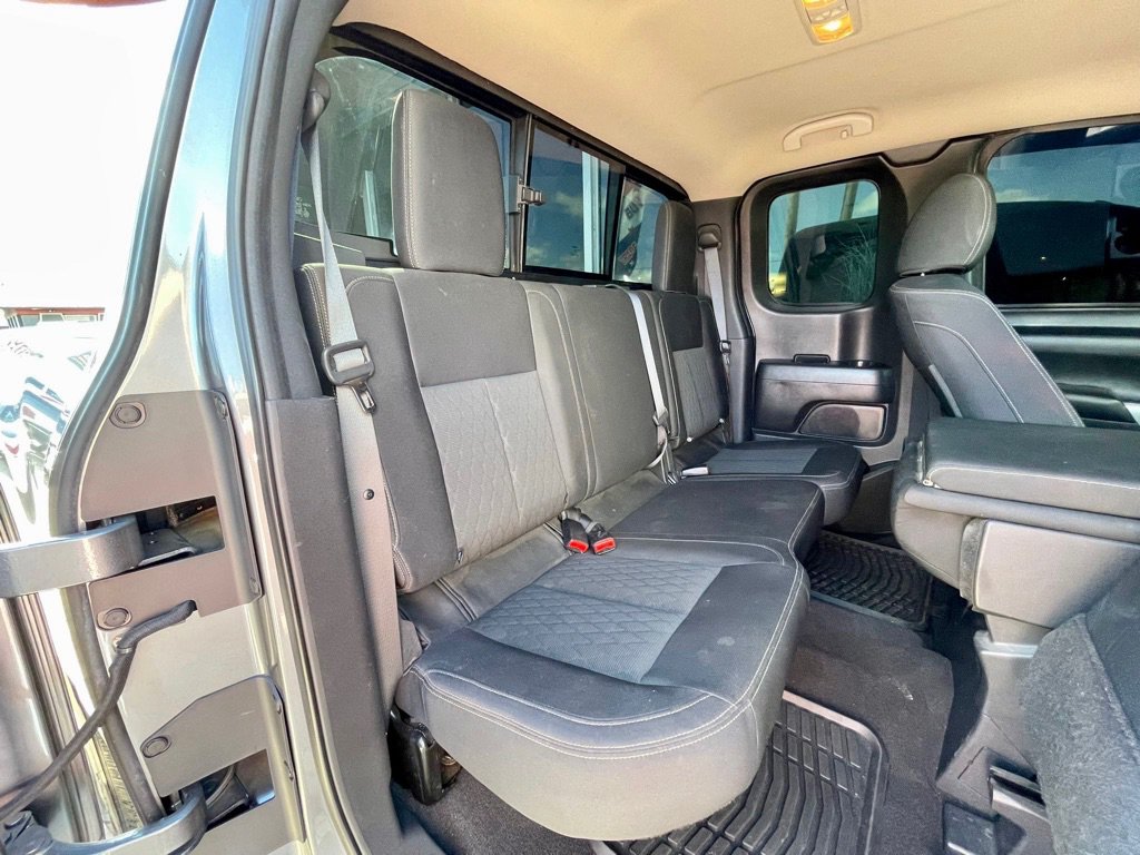Used 2017 Nissan Titan SV AWD/4WD image 39