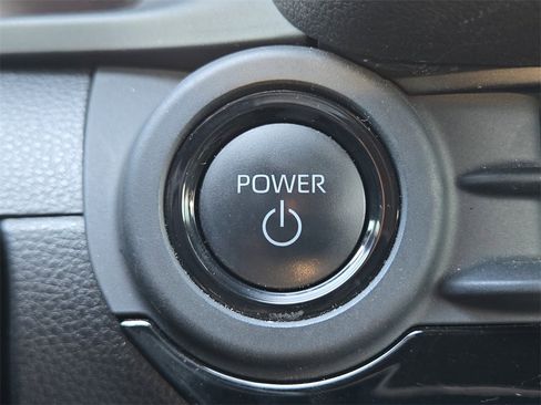 Used 2023 Toyota Crown Limited image 23