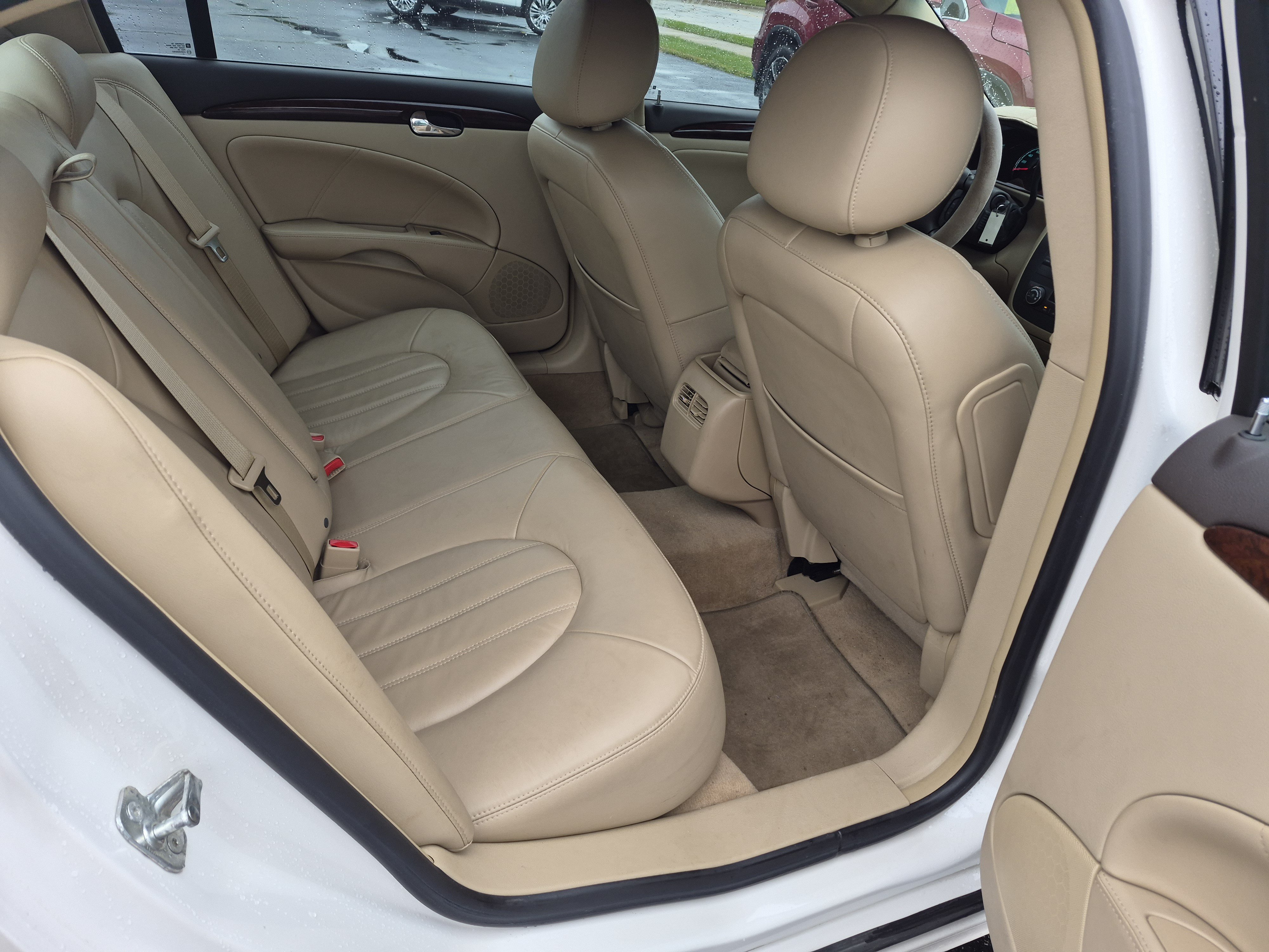 Used 2011 Buick Lucerne CXL FWD image 11