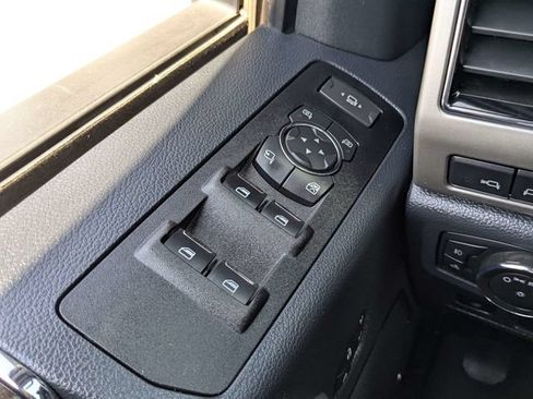 Used 2022 Ford F250 Lariat w/ Lariat Ultimate Package AWD/4WD image 23