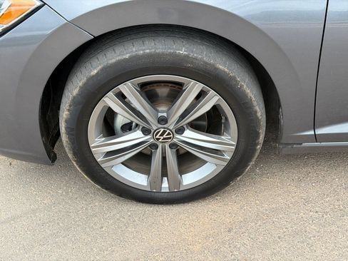 Used 2024 Volkswagen Jetta SE FWD image 11