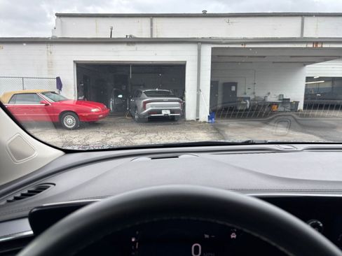 Used 2025 Buick Encore GX Preferred image 34