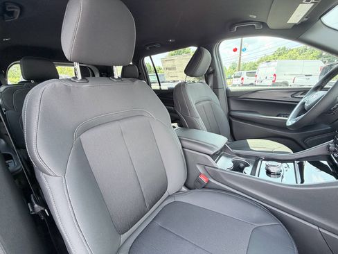 New 2026 Jeep Grand Cherokee L Laredo RWD image 24