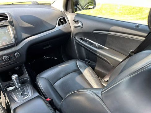 Used 2019 Dodge Journey Crossroad w/ Nav & Sun Group image 29