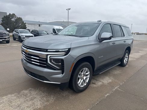 Used 2025 Chevrolet Tahoe LT AWD/4WD image 1