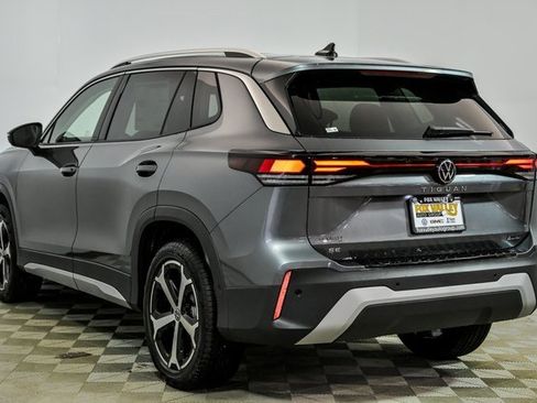 New 2026 Volkswagen Tiguan SE image 4