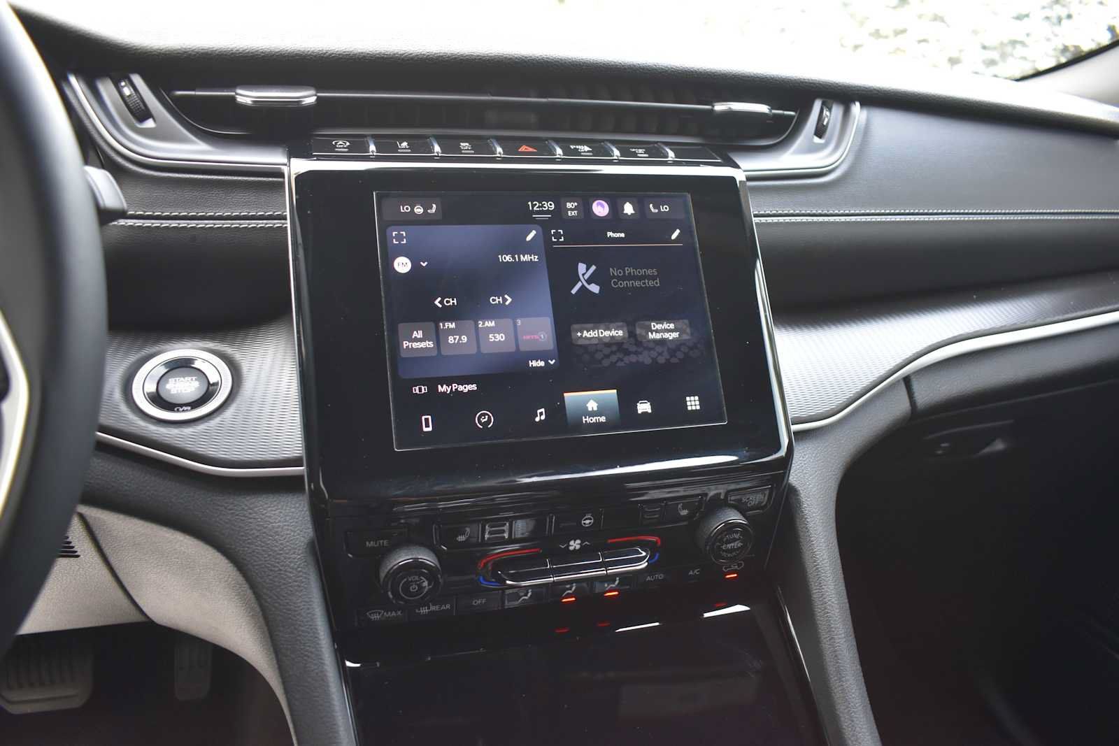 Used 2023 Jeep Grand Cherokee Altitude AWD/4WD image 18